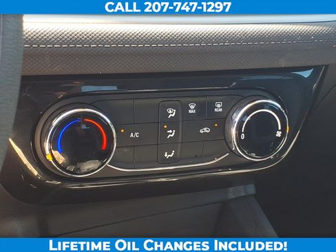 Used 2025 Chevrolet TrailBlazer LT AWD/4WD image 18