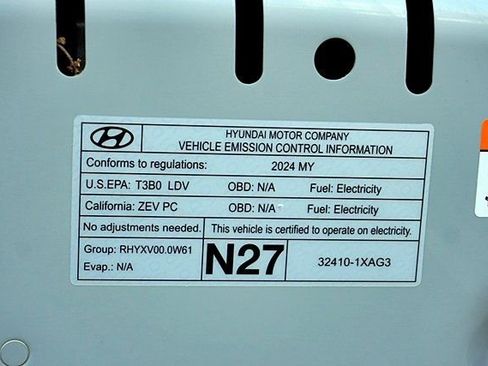 Certified 2024 Hyundai Ioniq 5 SEL RWD image 36