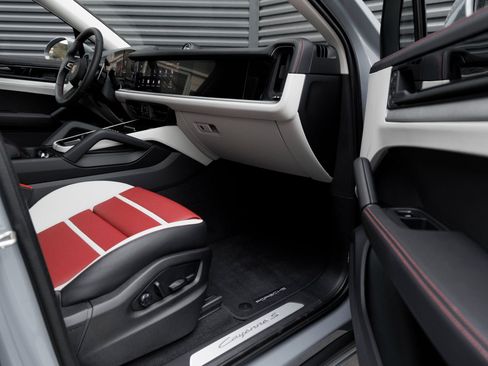 New 2026 Porsche Cayenne S image 36