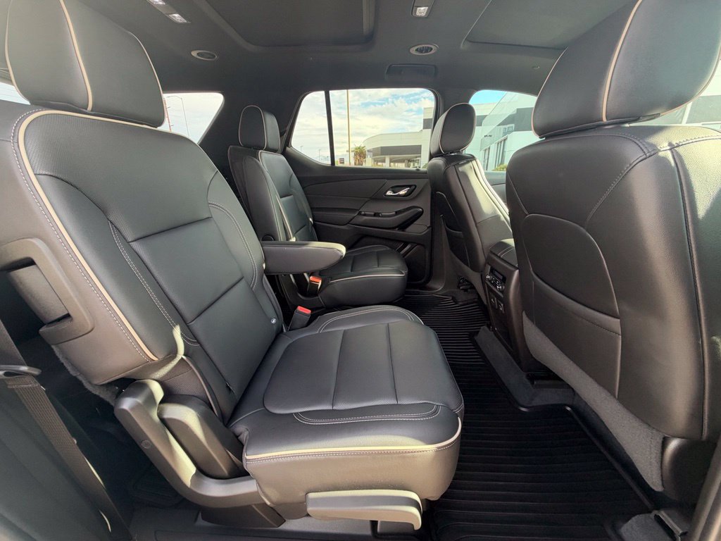 Used 2022 Chevrolet Traverse Premier FWD image 19