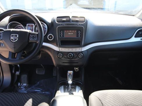 Used 2018 Dodge Journey SE FWD image 39