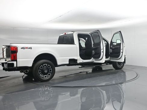 Used 2024 Ford F250 Platinum AWD/4WD image 5