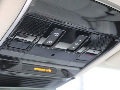 Certified 2023 Land Rover Range Rover SE image 35