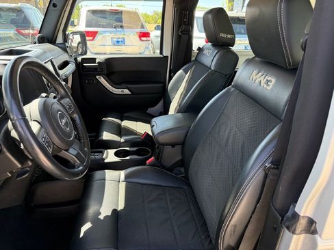 Used 2012 Jeep Wrangler Rubicon AWD/4WD image 13