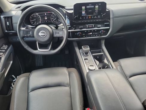 Used 2025 Nissan Pathfinder SL AWD/4WD image 23
