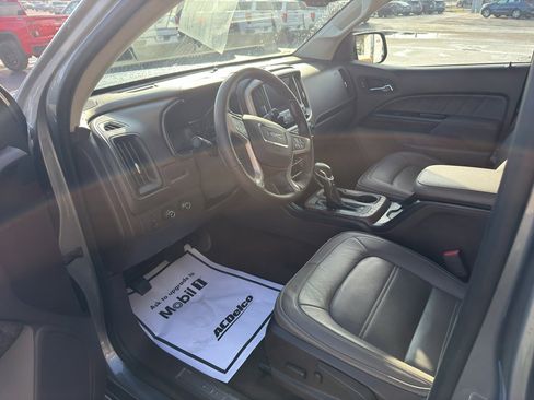 Certified 2022 GMC Canyon Denali image 9