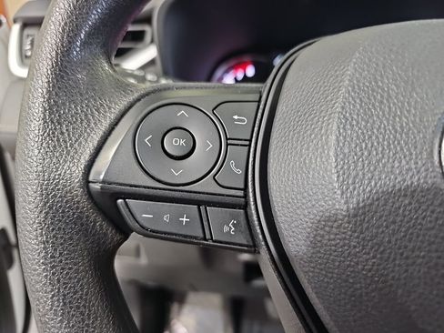 Used 2025 Toyota RAV4 XLE AWD/4WD image 19