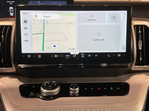 Used 2025 Ford Expedition Active image 19