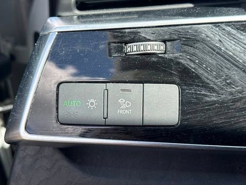 Used 2023 Audi Q7 3.0T Premium AWD/4WD image 19