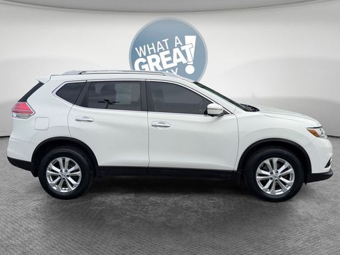 Used 2014 Nissan Rogue SV w/ SV Premium Package AWD/4WD image 2