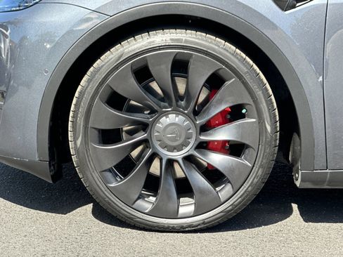 Used 2022 Tesla Model Y Performance AWD/4WD image 30