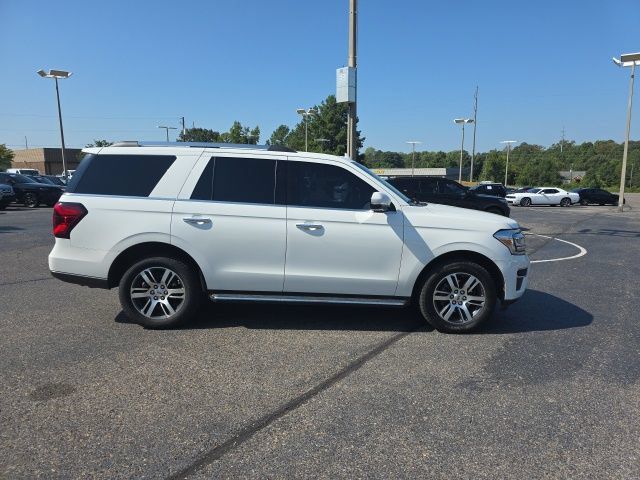 Used 2022 Ford Expedition Limited RWD image 2