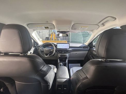 Used 2023 Ford Escape Platinum AWD/4WD image 24