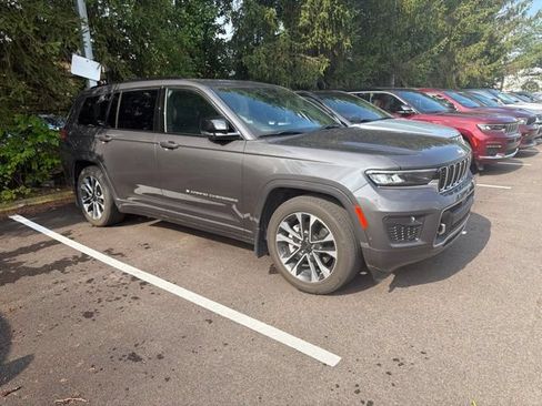 Used 2025 Jeep Grand Cherokee L Overland w/ Trailer Tow Package AWD/4WD image 3