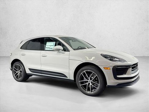 Used 2026 Porsche Macan AWD/4WD image 7