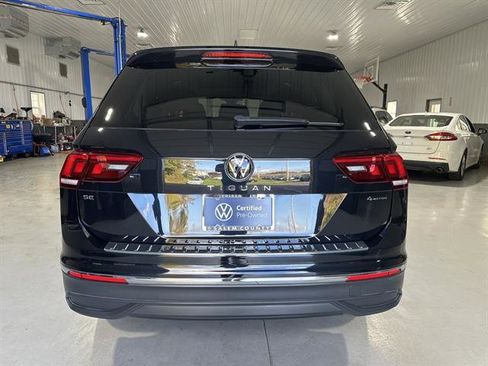 Certified 2022 Volkswagen Tiguan SE image 6