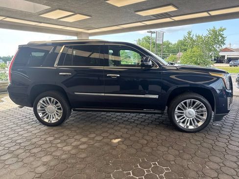 Used 2020 Cadillac Escalade Platinum AWD/4WD image 5