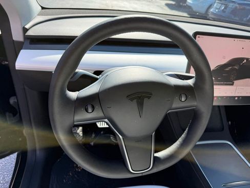 Used 2024 Tesla Model Y Long Range image 10