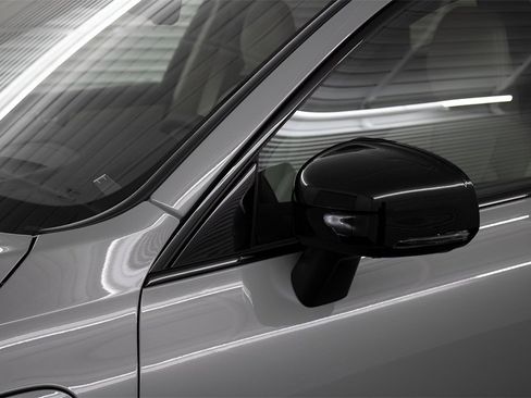 Certified 2024 Volvo XC60 T8 Ultimate w/ Protection Package Premier image 29