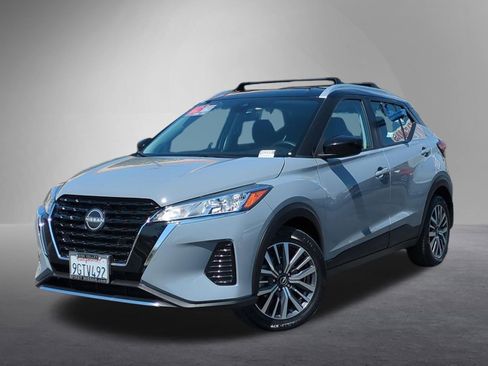 Certified 2023 Nissan Kicks SV image 1