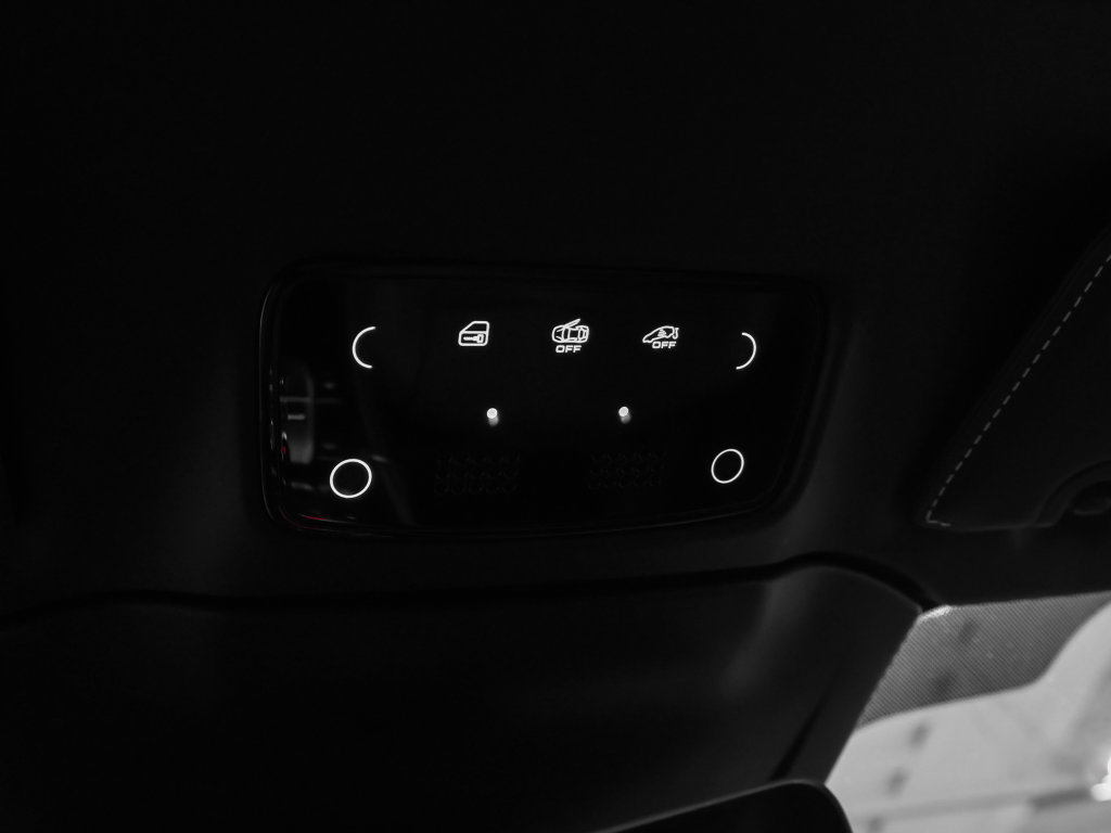 Used 2024 Ferrari Roma Spider RWD image 67