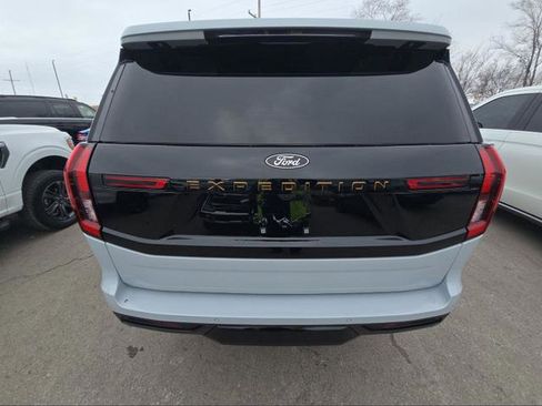 Used 2025 Ford Expedition Tremor image 8
