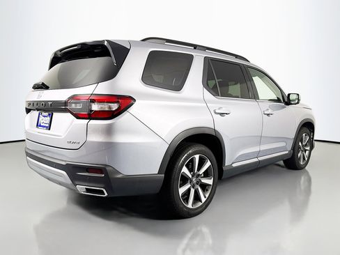 Certified 2024 Honda Pilot Elite image 5