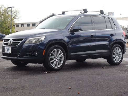 Used 2011 Volkswagen Tiguan SEL AWD/4WD image 11