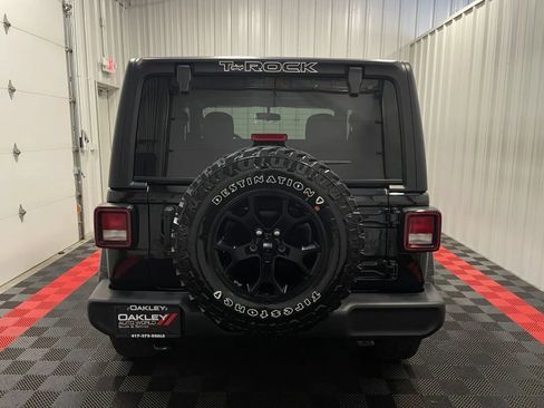 Used 2022 Jeep Wrangler Sport AWD/4WD image 7
