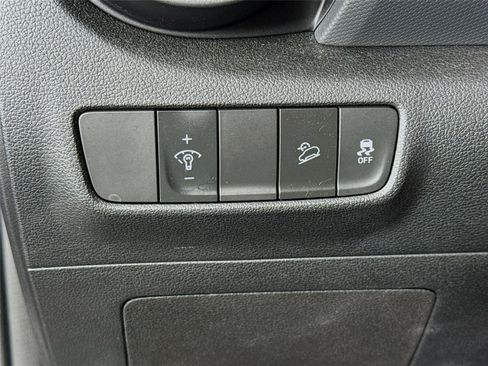 Used 2023 Hyundai Kona SEL FWD image 11