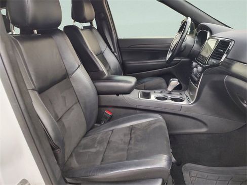 Certified 2021 Jeep Grand Cherokee Laredo X image 33