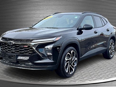 Used 2026 Chevrolet Trax RS w/ Sunroof Package image 3