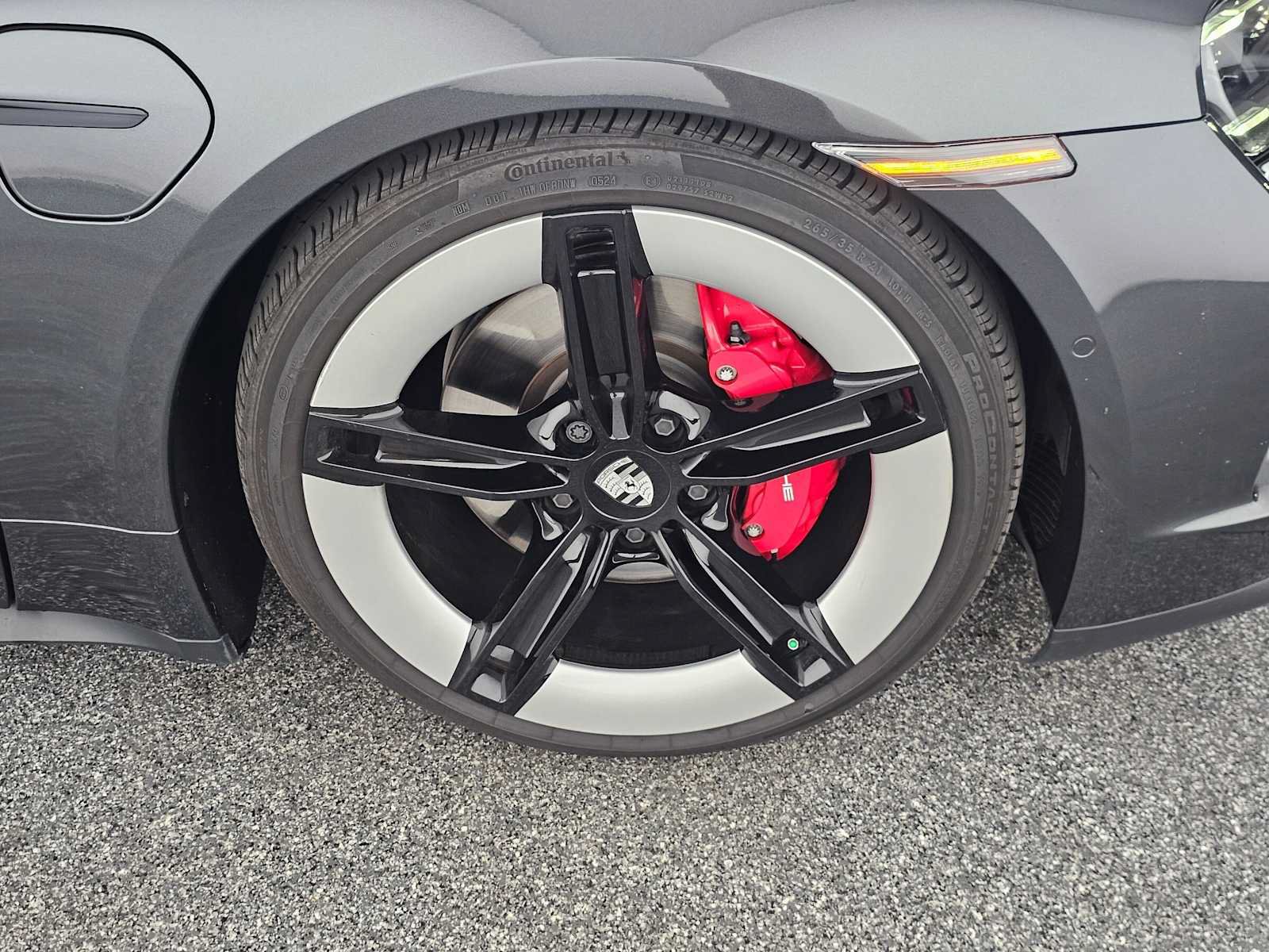 Used 2025 Porsche Taycan 4S AWD/4WD image 9