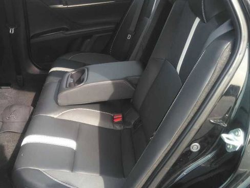 Used 2025 Toyota Camry SE FWD image 6