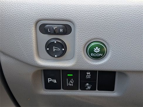 Used 2016 Honda Pilot Touring image 26