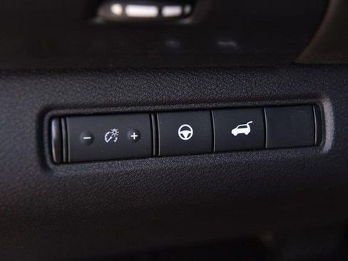 Certified 2024 Nissan Pathfinder SL image 11