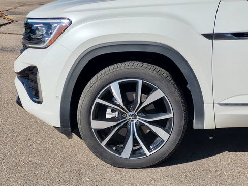 Used 2025 Volkswagen Atlas SEL Premium R-Line AWD/4WD image 8