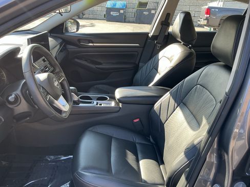 Used 2024 Nissan Altima 2.5 SR w/ SR Premium Package AWD/4WD image 10