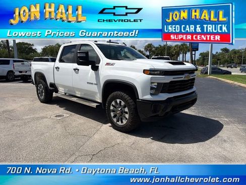 Used 2024 Chevrolet Silverado 2500 Custom w/ Custom Value Package AWD/4WD image 1