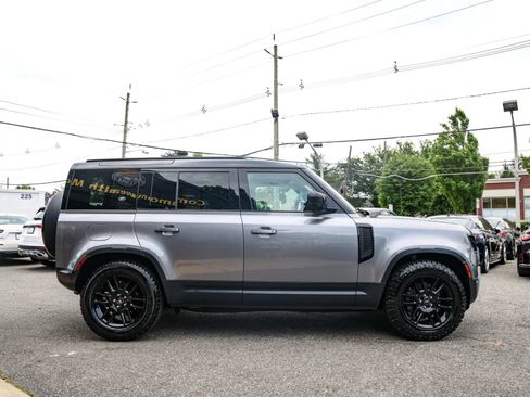 Used 2022 Land Rover Defender 110 S AWD/4WD image 4