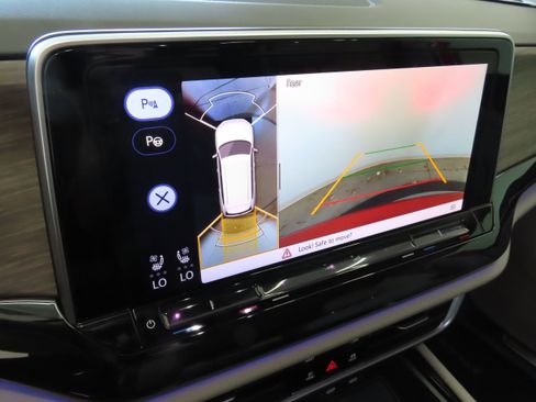 New 2025 Volkswagen Atlas SEL Premium R-Line image 19