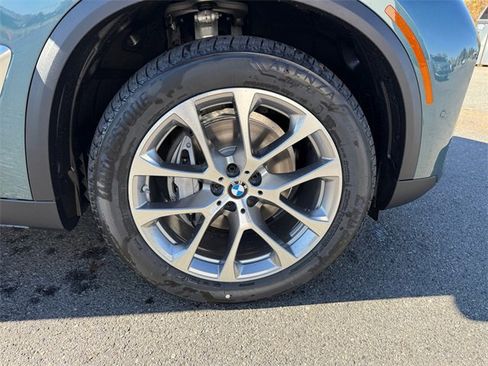 New 2026 BMW X5 xDrive40i w/ Premium Package image 16