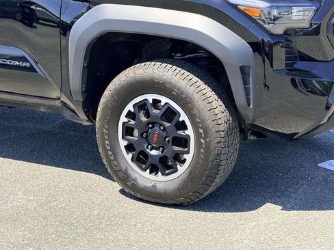 Used 2024 Toyota Tacoma TRD Off-Road AWD/4WD image 7
