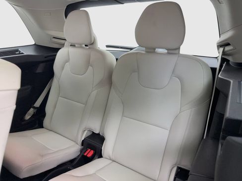 Used 2022 Volvo XC90 T5 Momentum w/ Climate Package FWD image 42