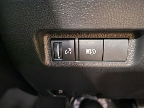 Used 2023 Toyota RAV4 SE image 31