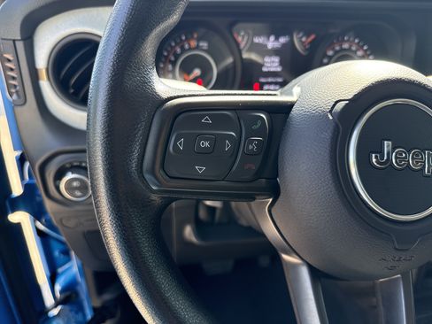 Used 2025 Jeep Gladiator Sport AWD/4WD image 25