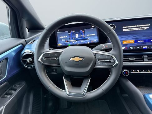 New 2026 Chevrolet Equinox EV LT image 12