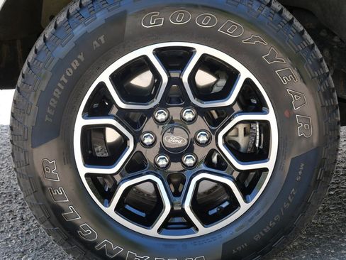 Used 2021 Ford F150 Lariat w/ Equipment Group 502A High AWD/4WD image 7