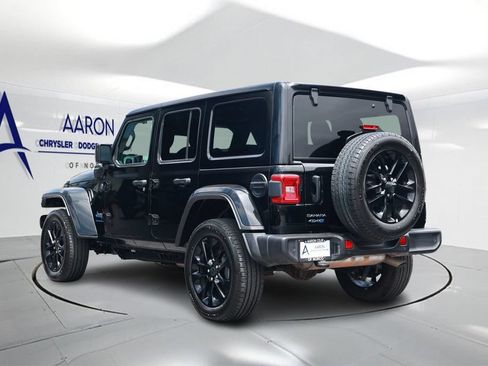 Used 2025 Jeep Wrangler Unlimited Sahara w/ Safety Group AWD/4WD image 2