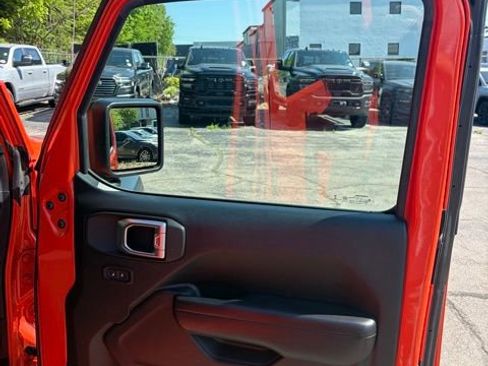 Used 2018 Jeep Wrangler Unlimited Sport S AWD/4WD image 22